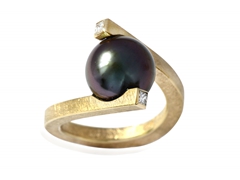 Ring in Gold 585 mit Princess-Cut-Diamanten und Tahiti-Zuchtperle